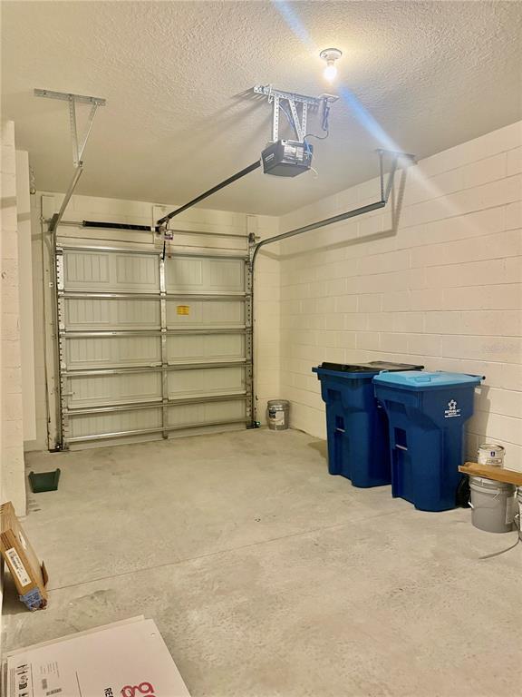 Building Photo - 1635 Thicket Ave