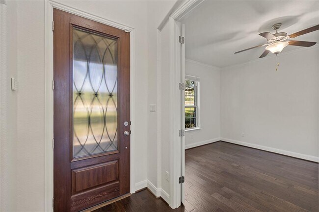 Building Photo - 21909 Esmeralda Dr