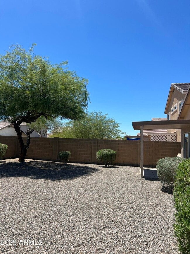 Building Photo - 22619 W Papago St