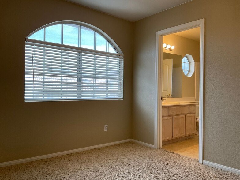 Building Photo - 3556 Tobel Spring Dr