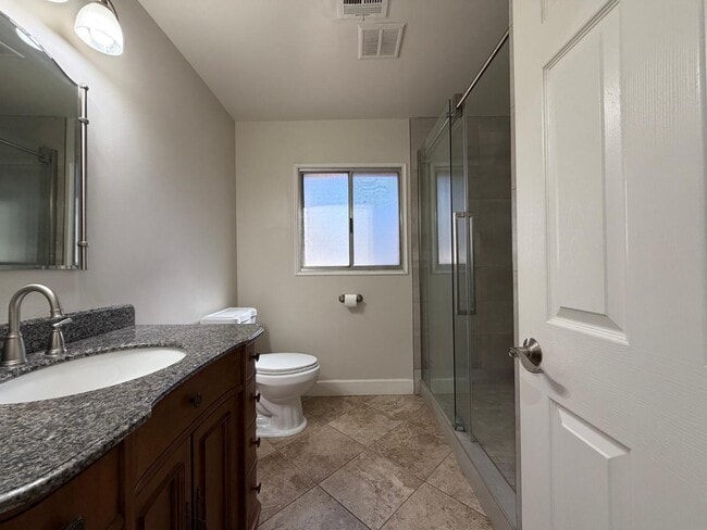 Building Photo - 5337 E Thunderbird Rd