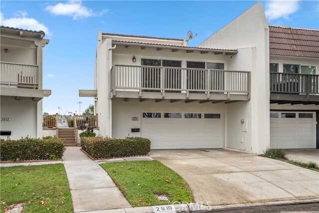 Building Photo - 2010 Barranca