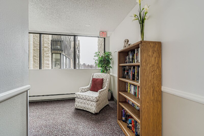 Building Photo - 14102 E Linvale Pl