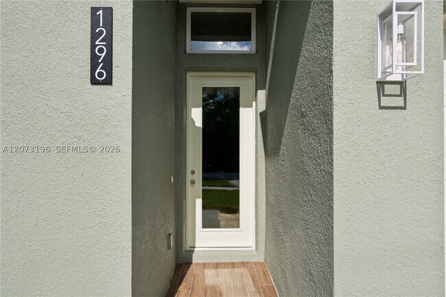 Building Photo - 1296 Moselle Ave
