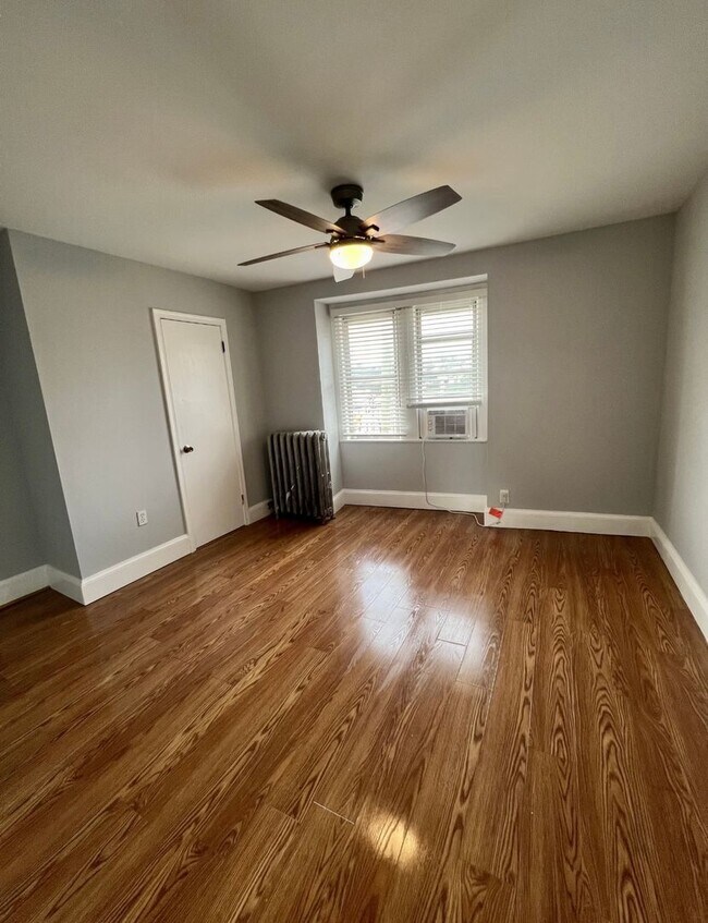 Building Photo - 4 Bedroom House For Rent In Manayunk