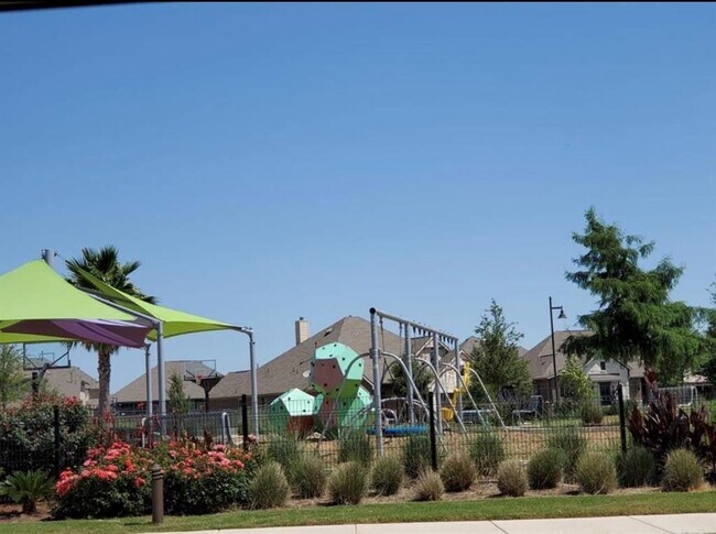 Building Photo - 169 Cascata Way