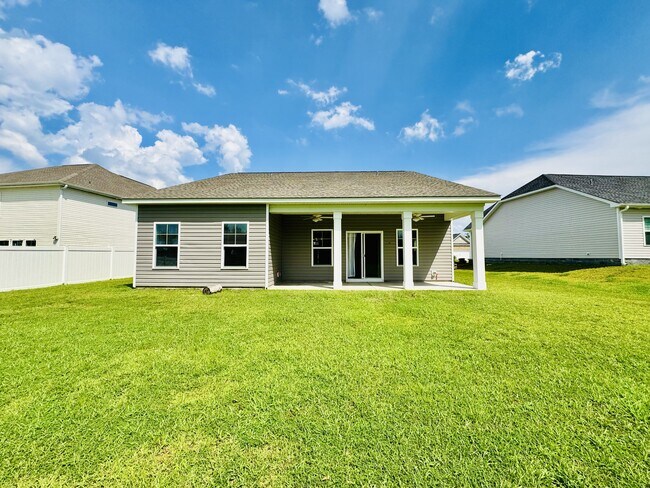 Building Photo - 464 Honeyhill Lp