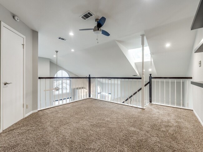 Building Photo - 39 N Lakeridge Cir