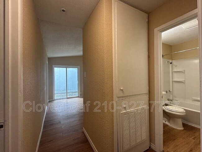 Building Photo - 4012 Sunrise Creek Dr