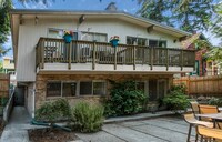 Building Photo - Spacious 2 Bedroom in Idyllic Location