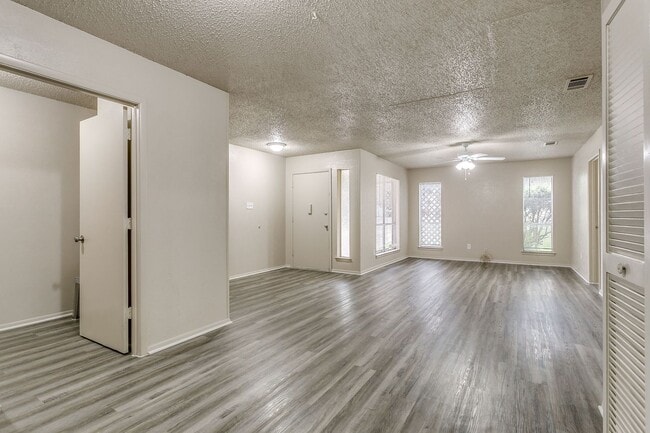 Building Photo - SPRING MOVE IN SPECIAL - HALF OFF FIRST MONTH