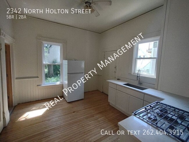 Building Photo - 2342 N Holton St