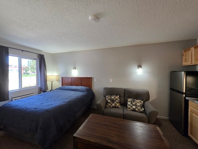 Building Photo - 590 Spruce