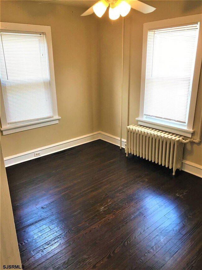 Building Photo - 119 N Jasper Ave