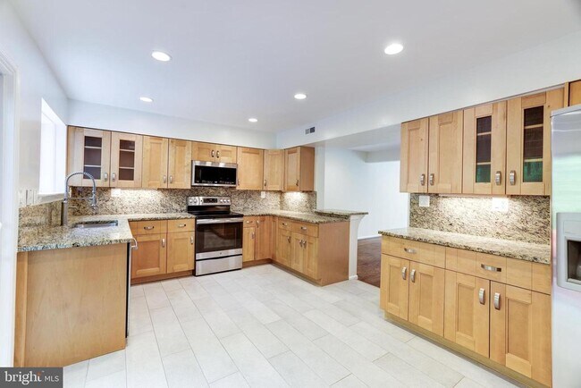 Building Photo - 2135 Derby Ridge Ln