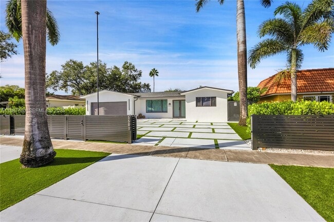 Building Photo - 5501 McKinley St