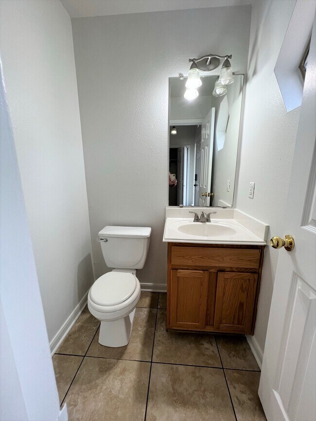 Building Photo - 740 Winborne Way