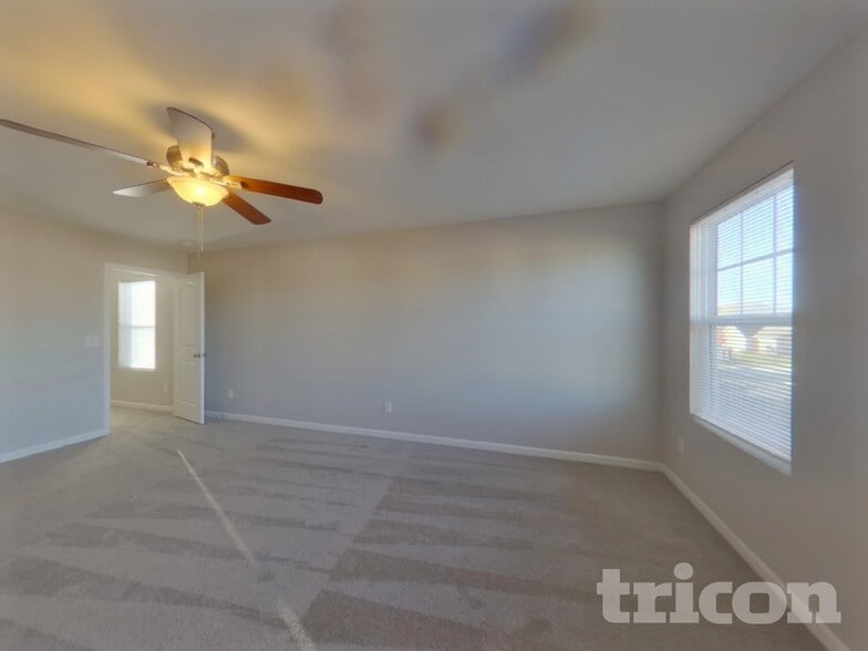 Building Photo - 178 Hidden Lakes Rd