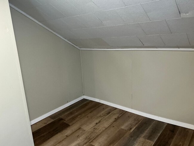 Building Photo - 167 S Main St