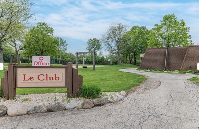 Building Photo - 32 Montego Colony