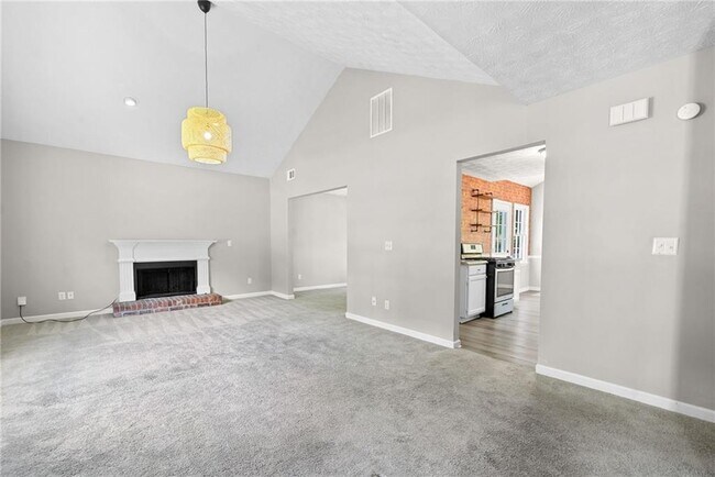Building Photo - 5590 Princeton Oaks Dr
