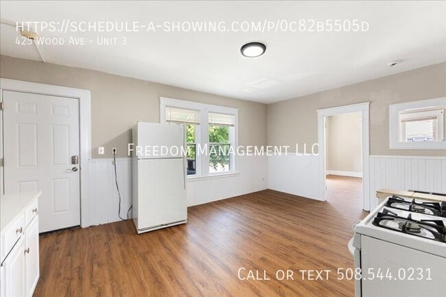 Building Photo - 425 Wood Ave