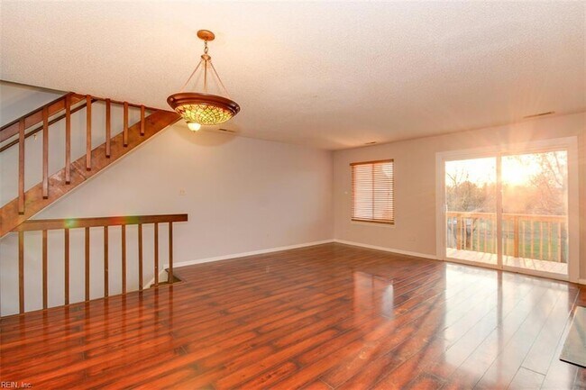 Building Photo - 3764 Chimney Creek Dr