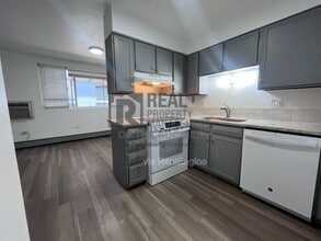 Building Photo - 713 N Garfield Ave