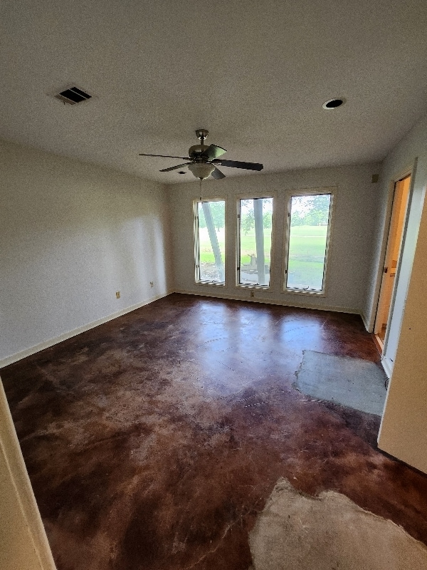 Building Photo - 542 S Deerfield Dr