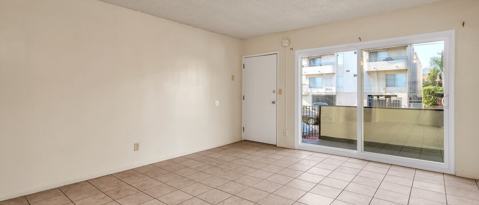 Building Photo - 4956 Romaine St