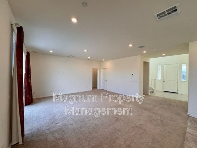 Building Photo - 31310 Reserve Dr