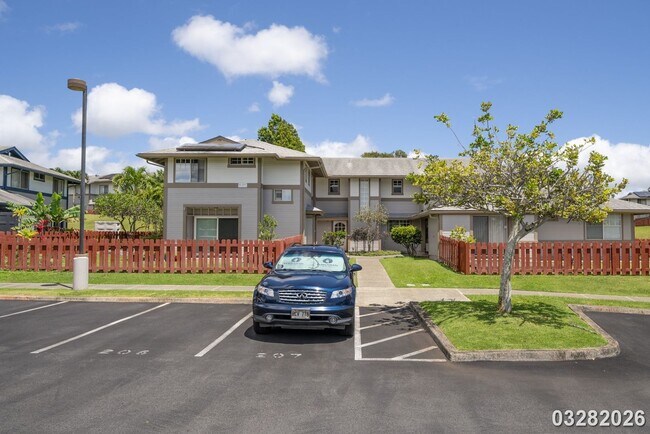 Building Photo - $3,200 / 3br - 974ft2 - Bright and Spacious 3BR/2BA/2PKG Townhome unit in Ku'ulako in Mililani (M...