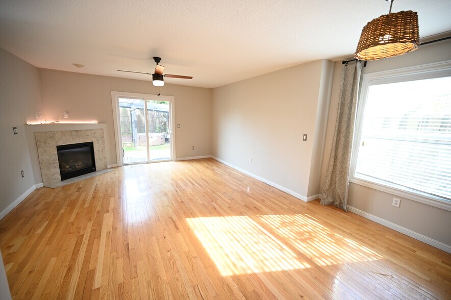 Building Photo - 9216 N Charleston Ave