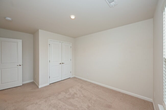 Building Photo - Luxury Townhome in a Prime Goodlettsville Location just Minutes to Nashville!