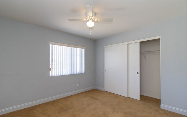 Building Photo - Spacious 6 Bedroom Home With Huge Backyard!