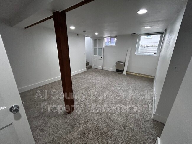 Building Photo - 3774 Yates St