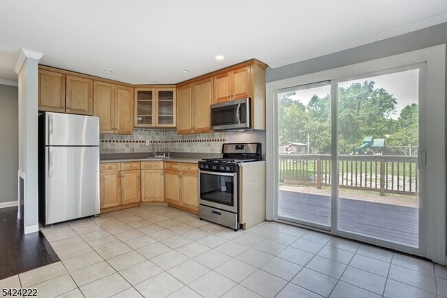 Building Photo - 85 Hollywood Ave