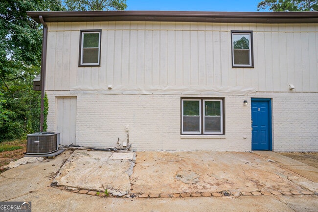 Building Photo - 9285 Cedar Ridge Dr NW