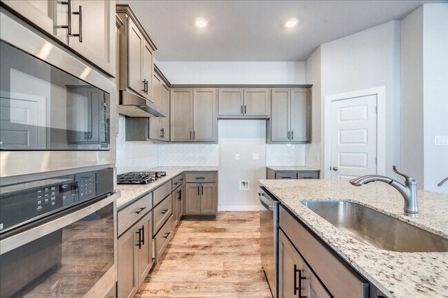 Building Photo - Amazing home ready to move in!