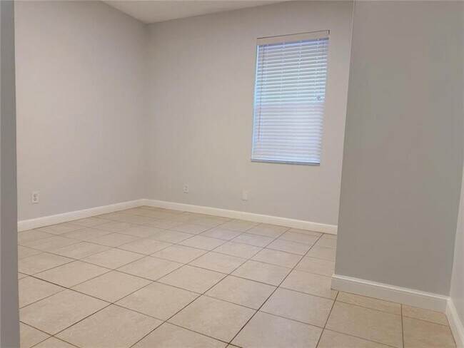 Building Photo - 10235 Panama St