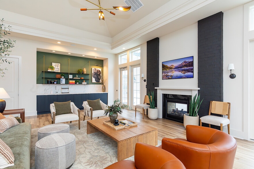 Clubhouse - Crescent Woods