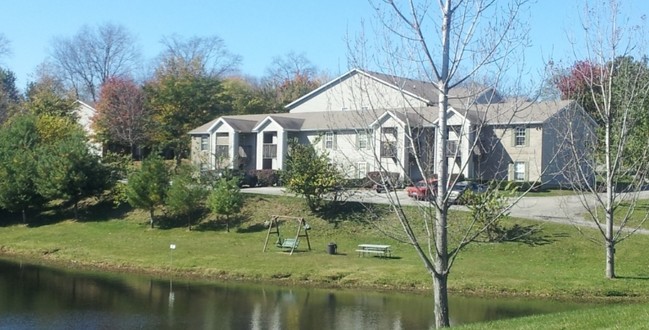 Maple Run Apartments - Maple Lake Apartments