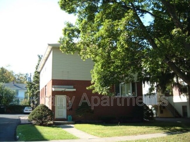 Building Photo - 35 Parkwood St