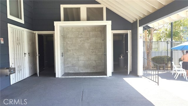 Building Photo - 1744 E Stratford
