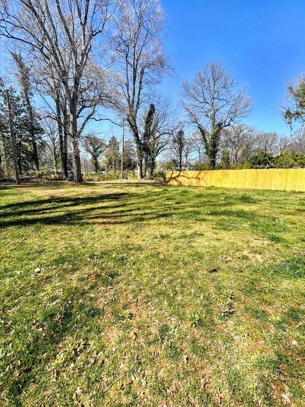 Building Photo - 3036 Mulberry Church Rd