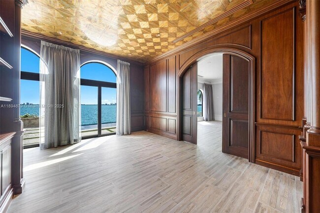 Building Photo - 1331 Bay Terrace