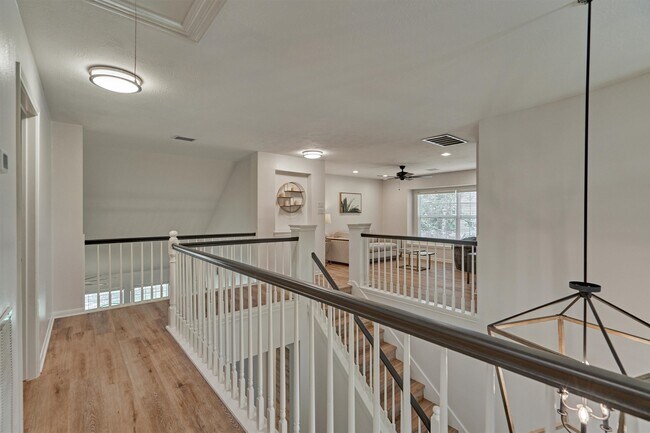 Building Photo - 10 E Sterling Pond Cir