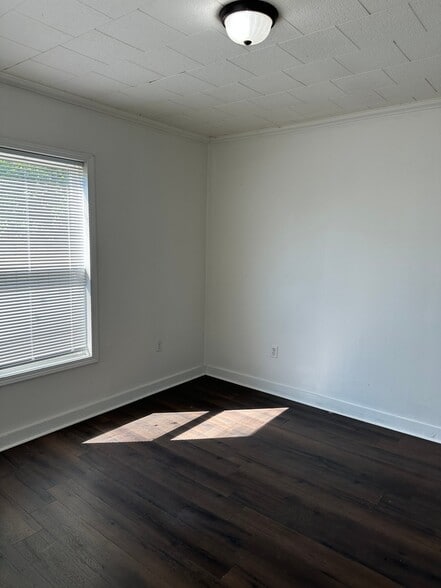 Building Photo - 4499 Hickory Nut Ridge Rd