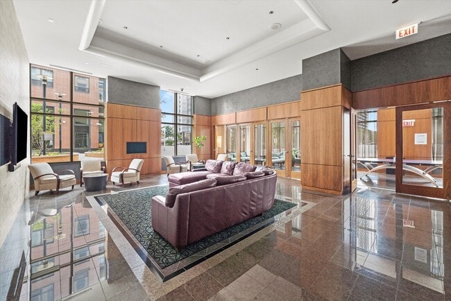 Building Photo - 420 E Waterside Dr