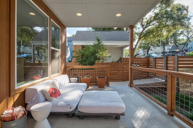 Building Photo - 3109 Aldwyche Dr